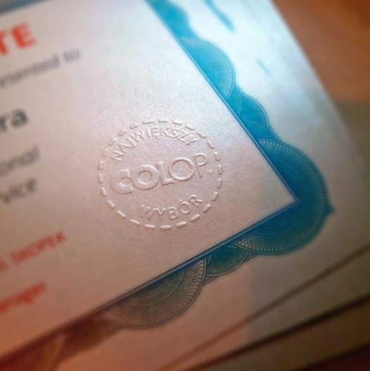 Suchy stempel odbity na certyfikacie